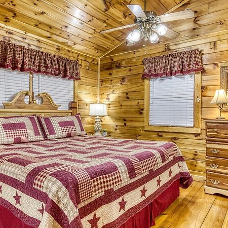 Romantic Retreat Гетлинбург Екстериор снимка