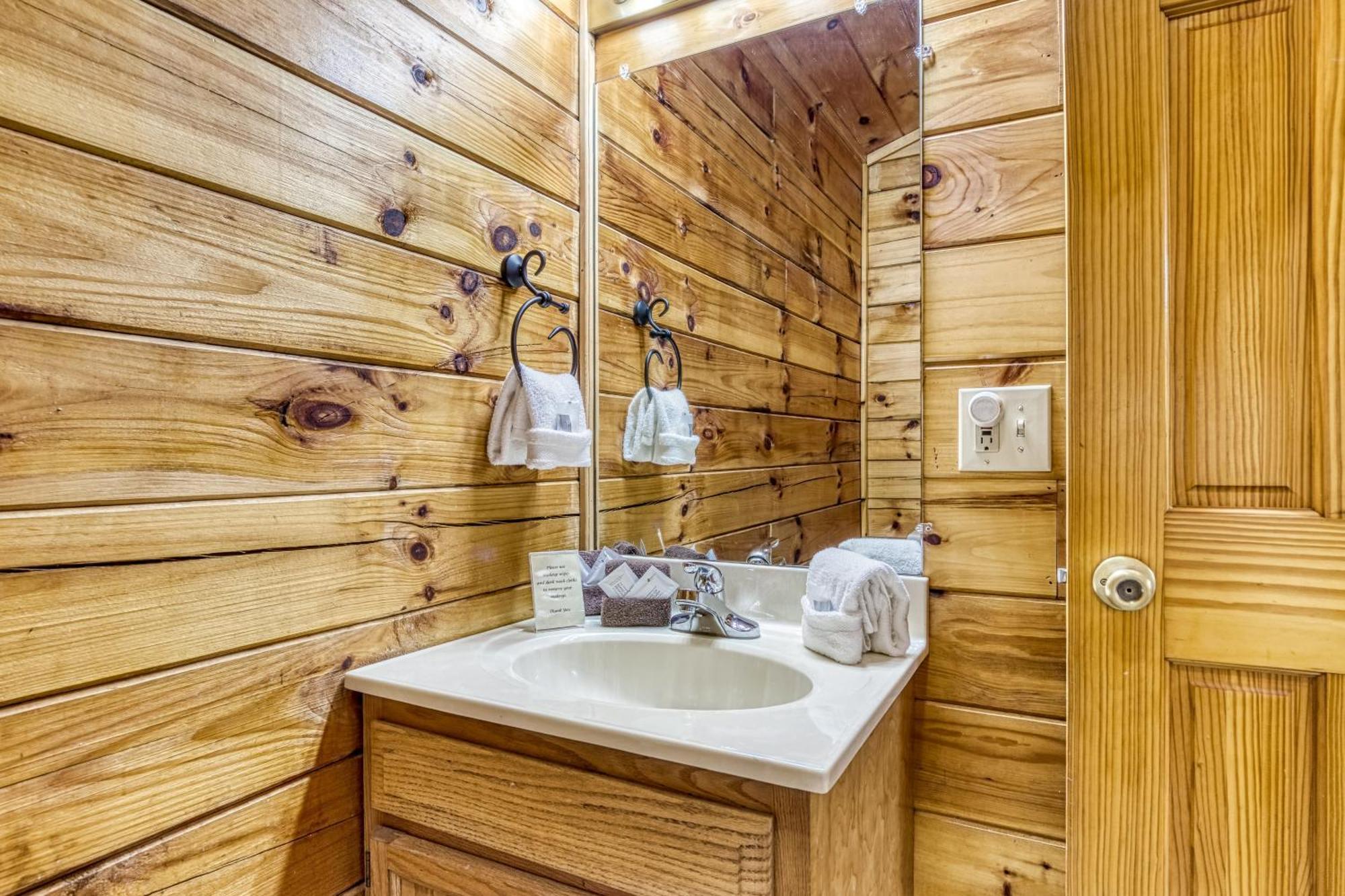 Romantic Retreat Гетлинбург Екстериор снимка